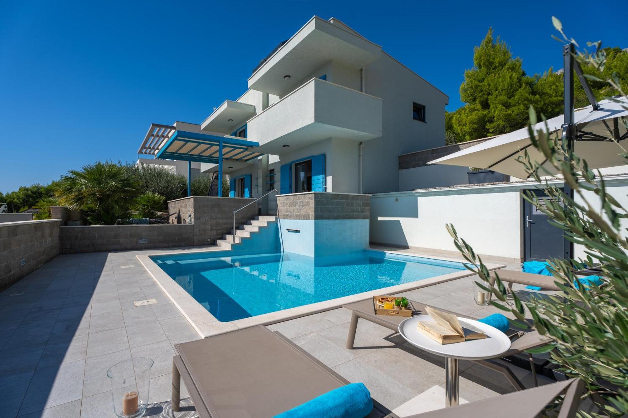 Allegra With 32msq Heated Pool, 300m Far From Sandy Beaches, Open Sea View Omis