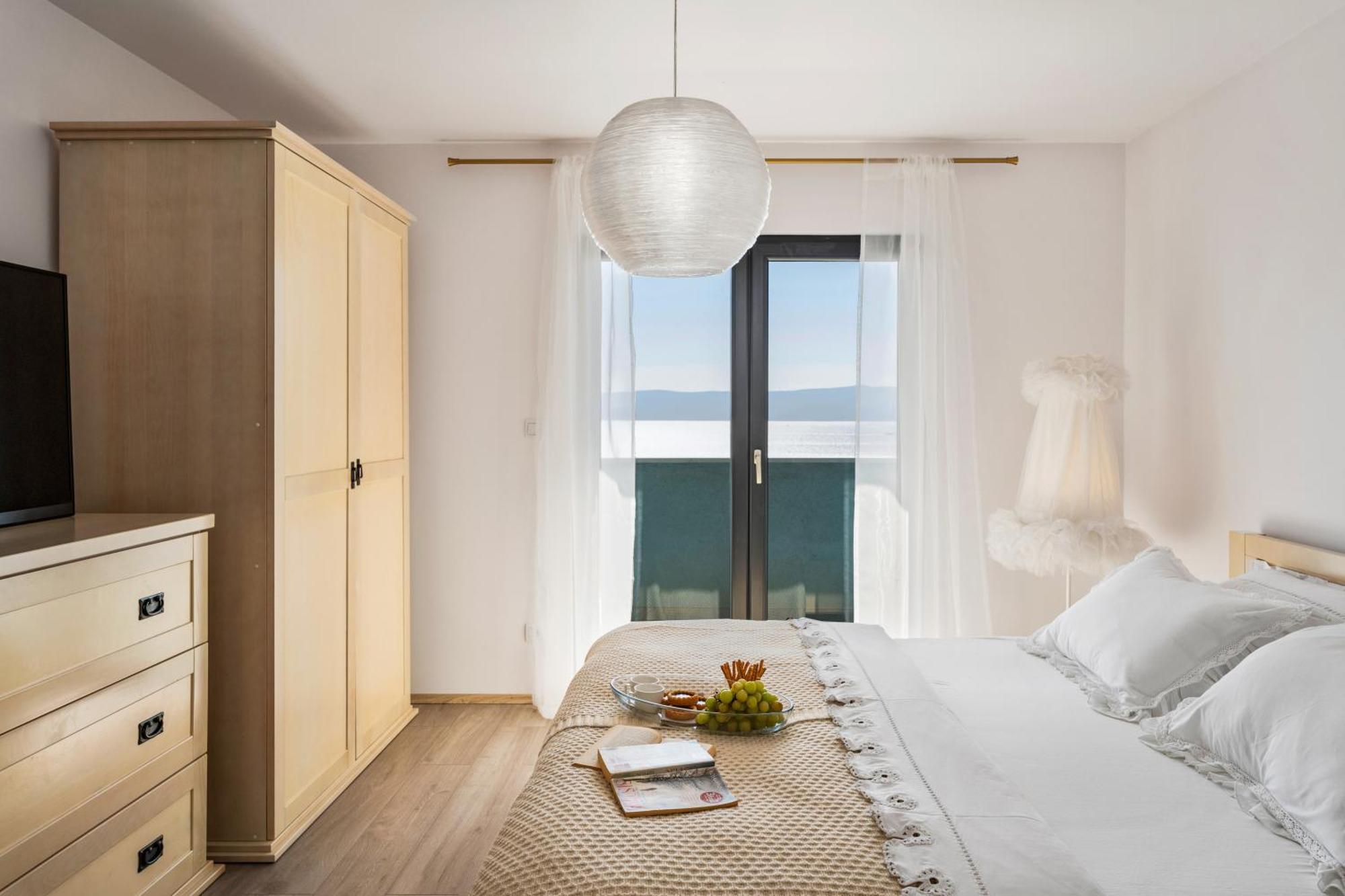 Allegra With 32msq Heated Pool, 300m Far From Sandy Beaches, Open Sea View Villa *