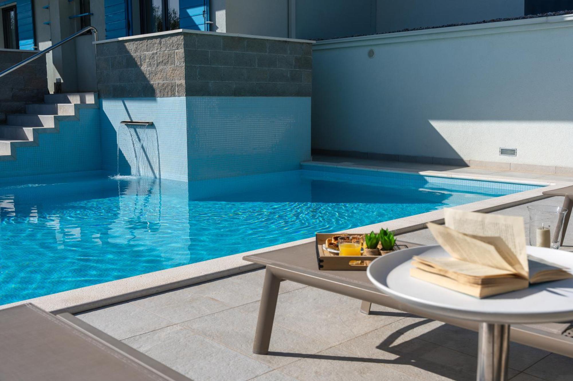 Villa Allegra With 32msq Heated Pool, 300m Far From Sandy Beaches, Open Sea View *