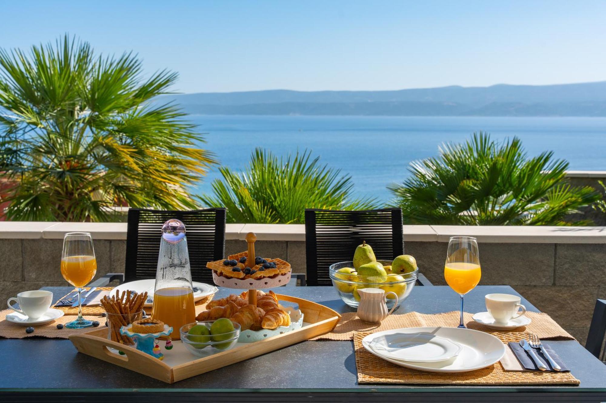 Allegra With 32msq Heated Pool, 300m Far From Sandy Beaches, Open Sea View
