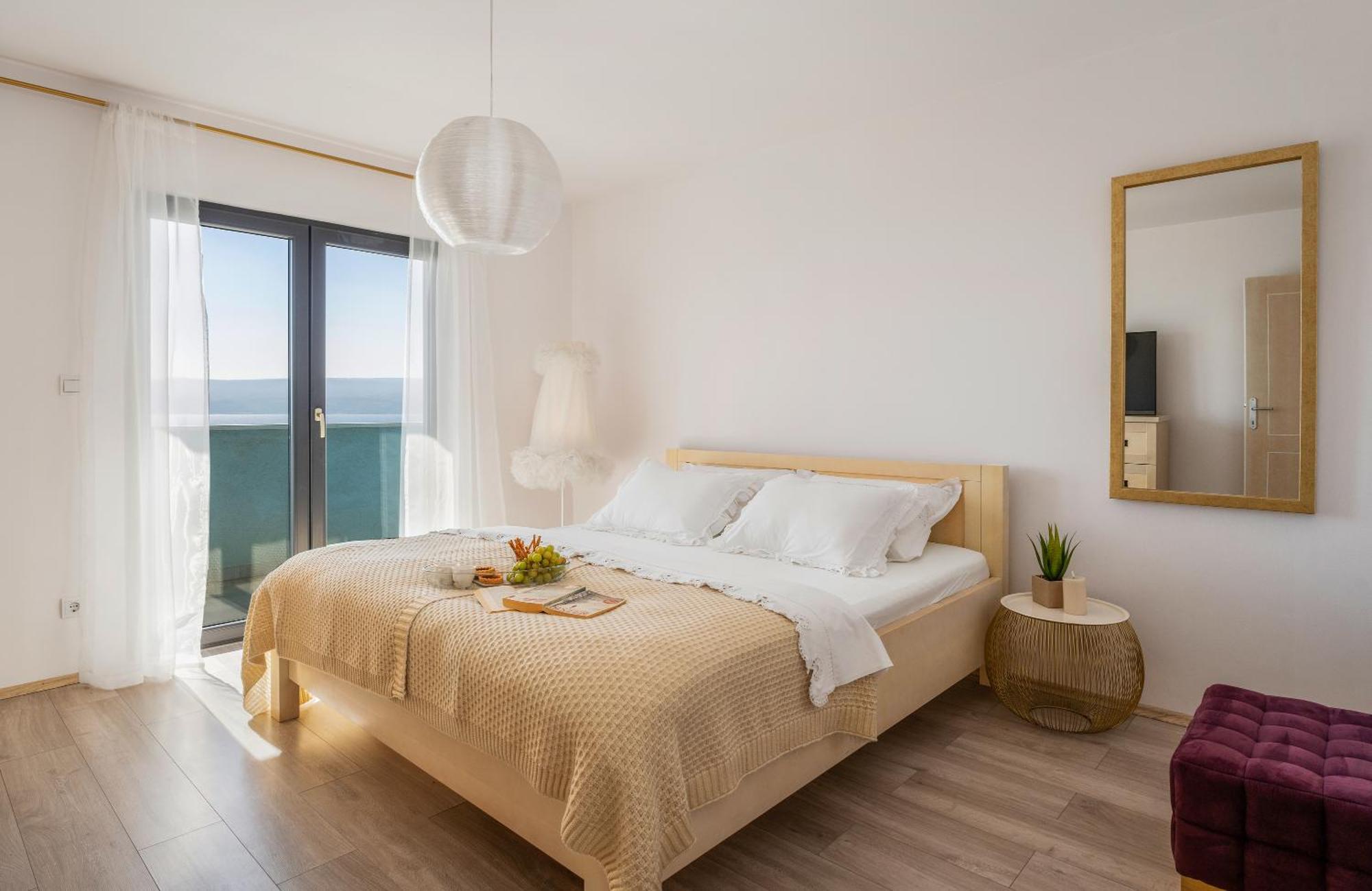Villa Allegra With 32msq Heated Pool, 300m Far From Sandy Beaches, Open Sea View Omis