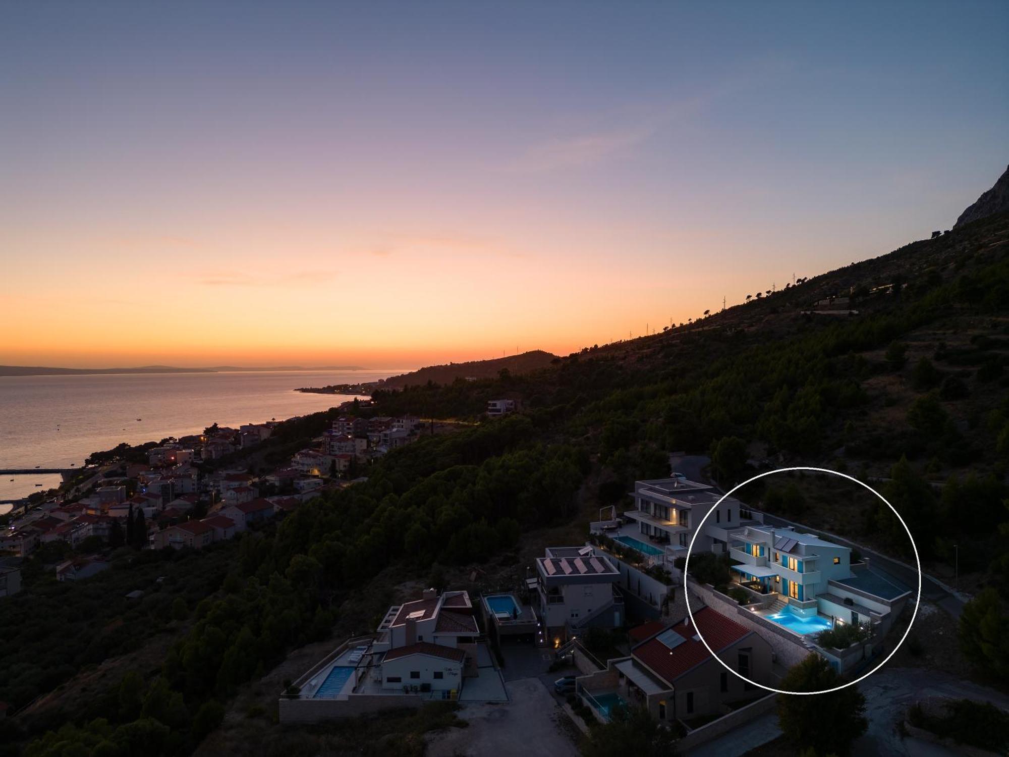 Villa Allegra With 32msq Heated Pool, 300m Far From Sandy Beaches, Open Sea View *