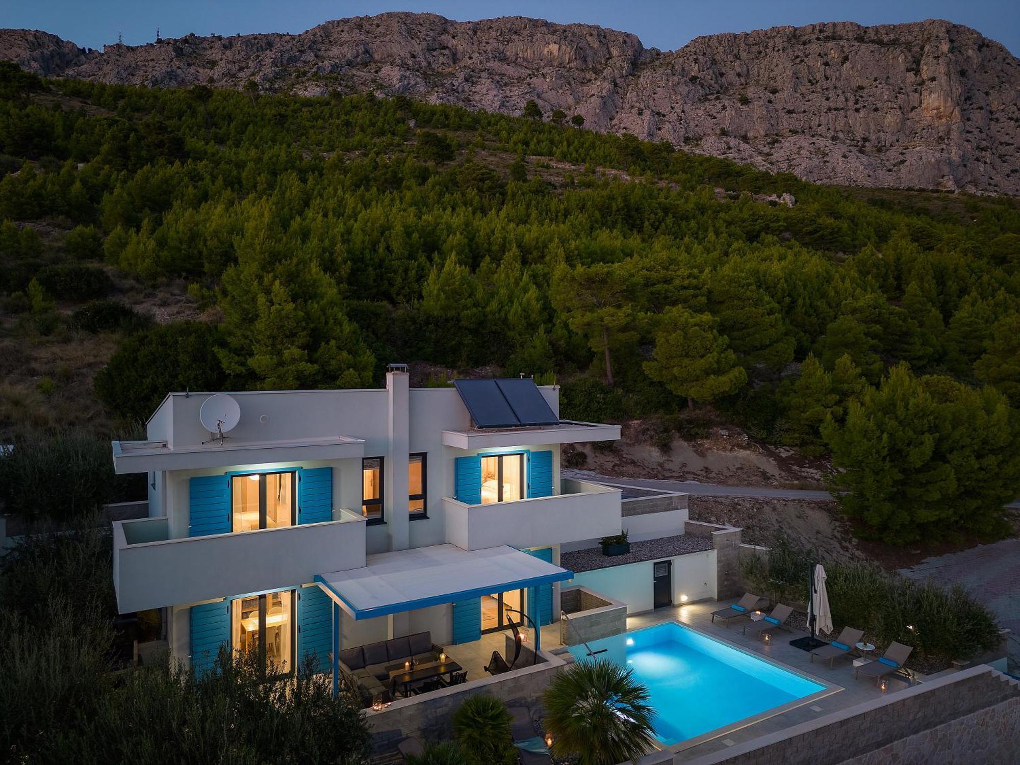 Allegra With 32msq Heated Pool, 300m Far From Sandy Beaches, Open Sea View Omis